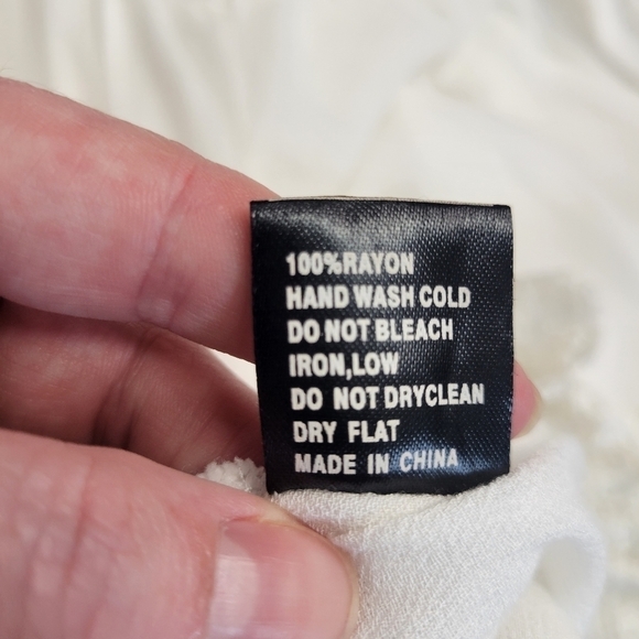 POL Feminine Boho Flowy Top Blouse Size Medium - Picture 9 of 9